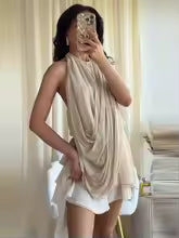 Chaleco plisado con cuello halter
